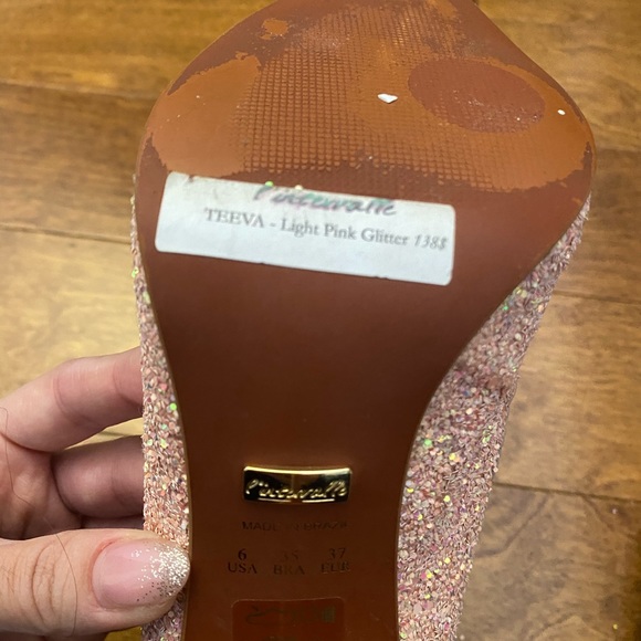 High heels - Picture 4 of 4